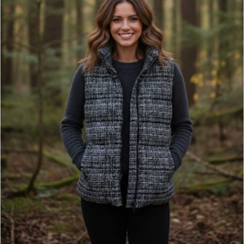 Lands End Black & White Vest Medium